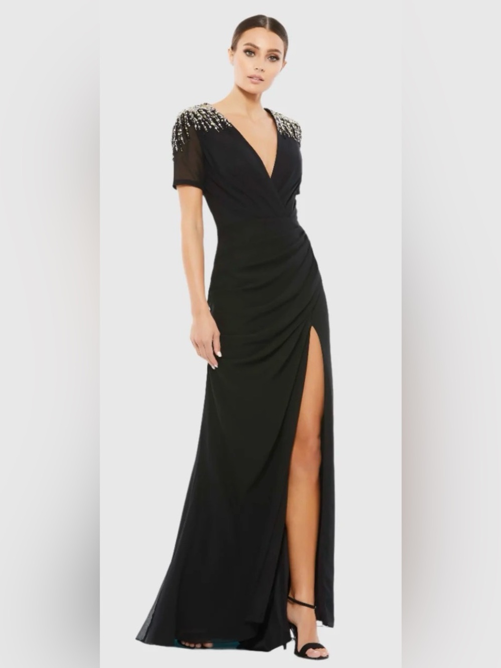 IEENA FOR MAC DUGGAL
Black Embellished Shoulder Evening
